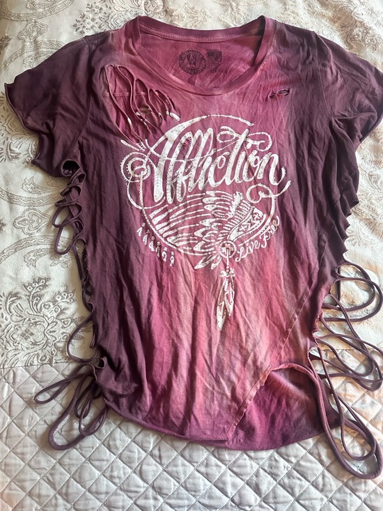 Affliction Tops - Affliction Women’s Ombre burgundy Graphic Cutout Tee